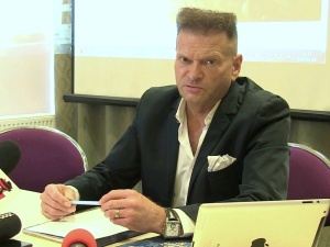 Kłopoty Rutkowskiego. Jego pracownicy zostali zatrzymani w Niemczech przez policję. Paramilitarny gang