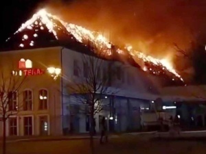 Pożar galerii handlowej w Ełku. „Dach spłonął momentalnie” 