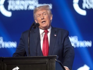 „Właził w d*** Xi Jinpingowi”. Trump nie przebierał w słowach