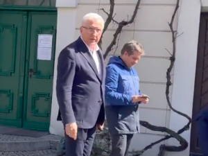 „Będzie się pan w piekle smażył!” Senator Wadim Tyszkiewicz zaatakował dziennikarza [WIDEO]