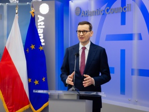 Pewien polski urzędnik. Ambasada Chin atakuje Morawieckiego