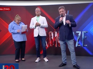 Tego jeszcze nie było. Minister z Solidarnej Polski… zaczął śpiewać na żywo na antenie TVP [WIDEO]