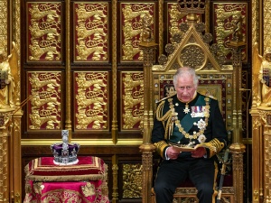 Pałac Buckingham. Koronacja króla Karola III. Oni mają zasiąść w pierwszym rzędzie