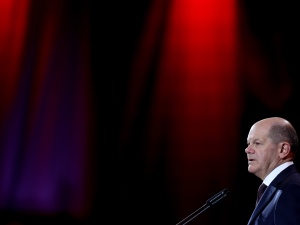 Duże kłopoty Scholza. Tak źle nie było nigdy