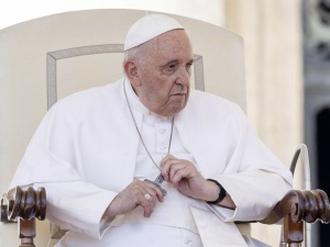 Franciszek: Nikt szczerze nie może wątpić w przyzwoitość papieża Wojtyły