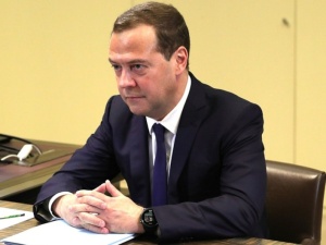 „Imperialne halucynacje”. Miedwiediew uderza w Polskę 