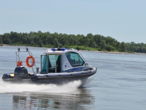 Dramat na Jeziorze Skarlińskim. Trwają poszukiwania jednej osoby