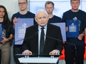 „Chrońmy dzieci”. Kaczyński i Witek przyspieszają prace nad obywatelskim projektem