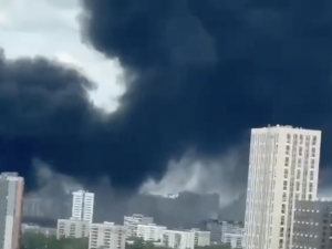 Potężny pożar w Moskwie. Kłęby czarnego dymu nad miastem [WIDEO]