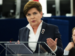 Kuriozalny tweet Olafa Scholza na 8 maja. Jest odpowiedź Beaty Szydło