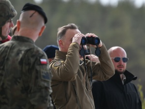 Obcy obiekt w polskiej przestrzeni powietrznej. Jest reakcja Prezydenta