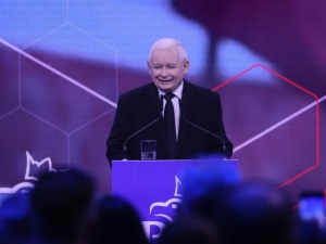 Ekspert: PiS wyprowadził celne i mocne ciosy. Uśpił konkurencję i gra z nią jak z dziećmi