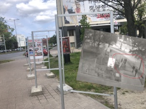 [WIDEO] Wystawa „S” poświęcona św. Janowi Pawłowi II ponownie zniszczona! Publikujemy nagranie