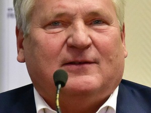Musimy uznać twardą prawdę o Holokauście w Polsce. Były komunistyczny aparatczyk Aleksander Kwaśniewski na łamach Haaretz