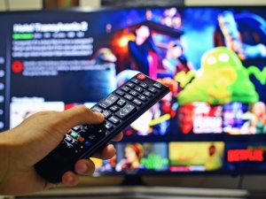 Ostry ruch Netflixa ws. współdzielenia kont. Będą dodatkowe opłaty