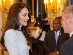 Burza w Pałacu Buckingham. Księżna Kate padła ofiarą obscenicznego żartu