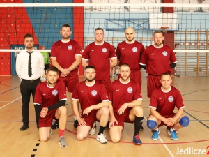 W Jedliczu Pracownicy i Funkcjonariusze Policji rywalizowali w turnieju piłki siatkowej