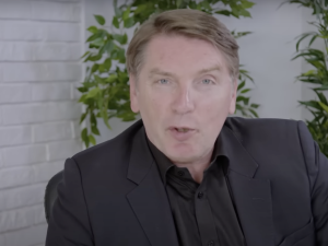 Znajdzie się komora dla Dudy i Kaczora. Tomasz Lis pokonał kolejną granicę