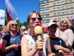 Co zmienia płeć?!. Histeryczna przemowa małej dziewczynki na marszu 4 czerwca [VIDEO]
