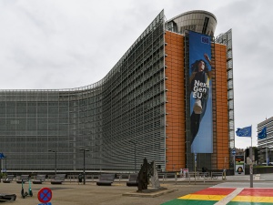 Bruksela: KE zatwierdziła polski program pomocy publicznej dla producentów rolnych za 1,5 mld złotych