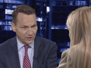 Radosław Sikorski doradził ministrowi Błaszczakowi i premierowi Morawieckiemu samobójstwo? Skandal w TVN24