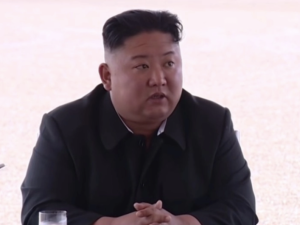 Korea Północna wystrzeliła dwa pociski rakietowe
