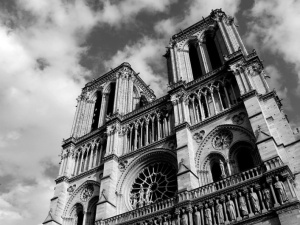 Katedra Notre Dame z polską kaplicą. Jest nowy projekt odbudowy wnętrz