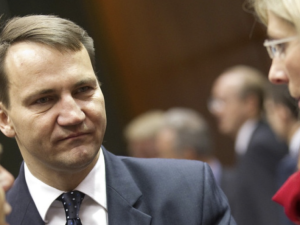 Sikorski niewygodny dla PO? „Dziś stał się kłopotem”