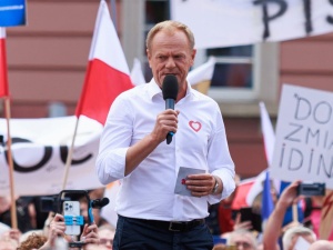 Legendarny przebój na wiecu Donalda Tuska. Twórca oburzony