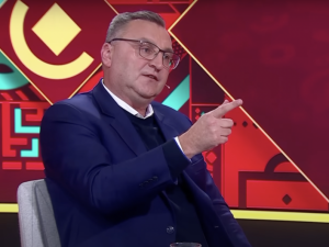 Ujawniono zarobki Michniewicza. Lepiej usiądźcie