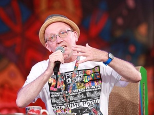 Burza wokół Artura Barcisia ws. apostazji. Aktor zabiera głos