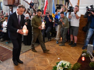 Razem jesteśmy silniejsi. Prezydenci Polski i Ukrainy oddali hołd ofiarom Wołynia w Łucku 