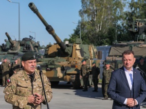 Brytyjski dziennik: Polska szybko się zbroi i staje się coraz bardziej asertywna