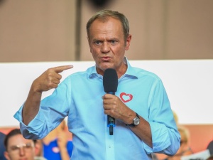 Platforma proponuje „największą obniżkę podatków”. Przypomniano, jak głosowali jej posłowie