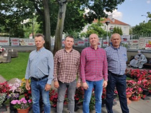 WSK „PZL-Rzeszów” przy grobie Patrona Solidarności