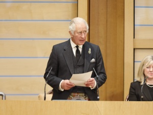 Burza w Pałacu Buckingham: Spięcie króla z księciem Williamem. Karol się wściekł