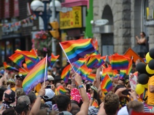 Koniec Gay Pride Amsterdam. Powodem... zbyt wielu białych homoseksualistów