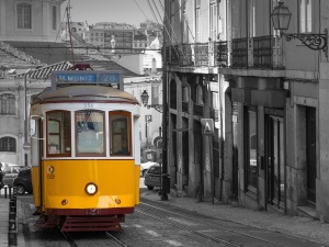 ŚDM w Lizbonie: Młodzież zaczyna zjeżdżać się do Portugalii