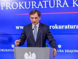 Ziobro o umorzeniu sprawy ataku na kierowcę furgonetki Fundacji Pro – Prawo do Życia: To skandal i stosowanie przez sądy poglądów politycznych