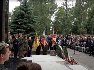 Warszawa: Rozpoczynają się uroczystości przed pomnikiem Gloria Victis