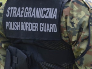 Kolizja pojazdu Straży Granicznej i busa z migrantami