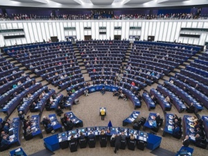 Politico: Więcej prawicy w Parlamencie Europejskim 