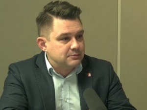 Stwierdził, że został wydymany przez KO. Nieoficjalnie: został wyrzucony z list 