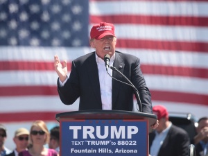 Nowe zarzuty dla Trumpa. A poparcie dla byłego prezydenta wśród republikanów WZROSŁO