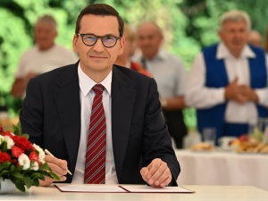 Wysokość czternastych emerytur. Premier Morawiecki podpisał rozporządzenie