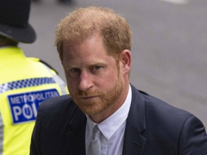 Burza w Pałacu Buckingham. Książę Harry musi poprosić o specjalne pozwolenie od króla