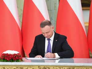 Prezydent Duda podpisał ustawę o bezpłatnych lekach dla dzieci do lat 18 i dla seniorów powyżej 65 lat