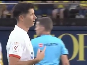 Nagrali Lewandowskiego. Chodzi o jego zachowanie wobec młodszych kolegów 