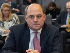Wielka Brytania: Minister obrony Ben Wallace podał się do dymisji