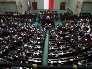 Wszystkie partie tracą poparcie. Zobacz najnowszy sondaż
